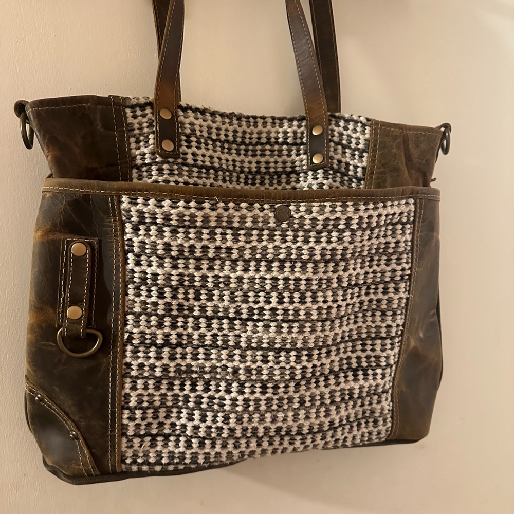 Myra bag